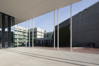 Student Service Centre (SSC) by Aachen architects kadawittfeld 2015, behind it the large lecture