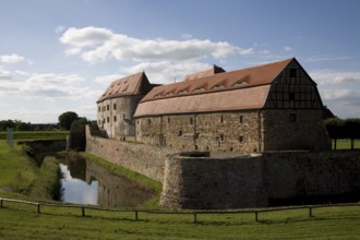 Heldrungen, moated castle