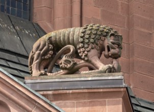 Mainz, St Martin's Cathedral, east choir, lion on the gable