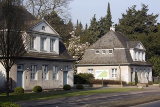 Entrance pavilions, built in 1919/1920 by Anton Rumpen