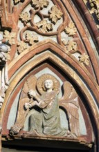 West portal, tympanum with angel, St., Sankt, Saint