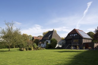 Built around 1933 by Friedrich Kühnen, a pupil of Karl Buschhüter, north-west side, Schürmann house