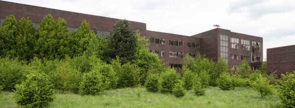 Former Hugo colliery, extended by Fritz Schupp in 1954