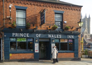 Prince of Wales Inn public house, Bailgate, Uphill area of city of Lincoln, Lincolnshire, East