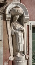 Italy Venice Fondamenta dei Mori -84 Sculpture 13th century of an oriental spice merchant to the