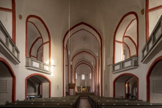 Siegen, Nikolaikirche, hexagonal interior, view to the altar