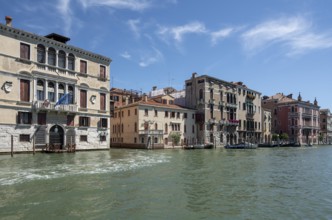 Venice, palaces on the Grand Canal, from left to right: Casa Gussoni Grimani della Vida, Palazzetto