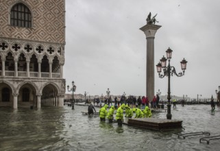 Italy Venice Piazzetta -145 South-west corner of the Doge's Palace and monolithic column with the