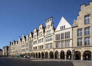 Münster/Westphalia, Prinzipalmarkt, row of houses with arcades