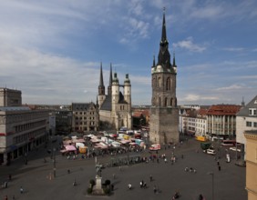 Halle S market place 54928, view from south-east with market church and red tower, below left