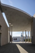 Bonn, Museumsmeile, art museum Bonn, built in 1992 by Axel Schultes, view of the Bundeskunsthalle