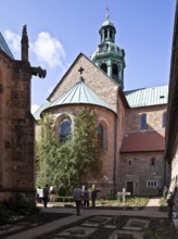 Hildesheim Cathedral 71766 Apse from east-north-east in front of TAUSENDJÄHRIHRGER ROSENSTOCK left