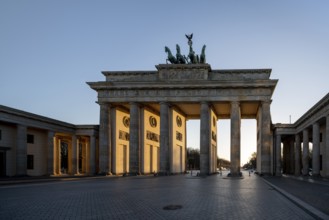 Berlin, Brandenburg Tor, view from the east (city side)