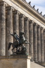 Berlin, Museum Island, Altes Museum, Lion fight scene in front of the main façade