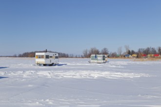 Winter, caravan trailer on the Saint Lawrence River, Province of Quebec, Canada, North America