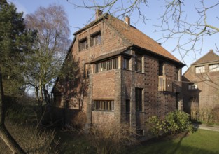 Residential building by Karl Buschhüter (1935-1937), south-east side