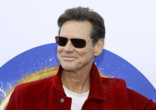 Jim Carrey at the Los Angeles premiere of 'Sonic the Hedgehog' held at Paramount Theatre in Los