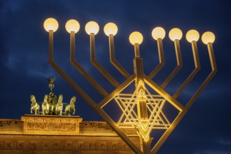 Germany, Berlin, 02.01.2025, Hanukkah candlestick Pariser Platz, in front of the Brandenburg Tor,