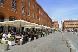 Place du Capitole, Toulouse, Haute-Garonne department, Midi-Pyrenees, France, Europe