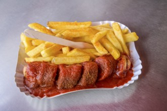 Currywurst with fries, Curry 36, Mehringdamm, Kreuzberg, Berlin, Germany, Europe