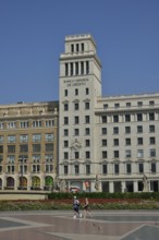 Building of Banco Espanol de Credito in Plaça de Catalunya square, Barcelona, ??Catalonia, Spain,