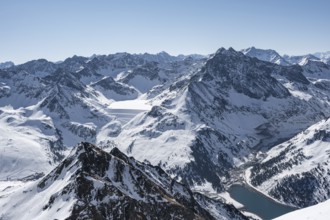 Peaks and mountains in winter, Sellraintal, Stubai Alps, Kühtai, Tyrol, Austria, Europe