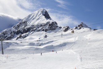 26 March 2024: Skiing against the backdrop of the Bernese Alps in Grindelwald, Switzerland. The