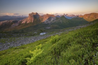 Mountains at the Efjord at sunset, near Narvik, Tysfjord, Ofoten, Norway, Europe