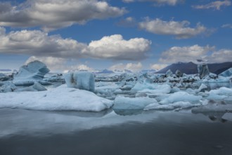 Detail of the frozen Jokursarlon lake among giant ice, iceland