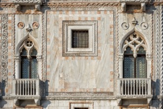 Historical house facade on a building in the old town, city trip, holiday, travel, tourism, lagoon