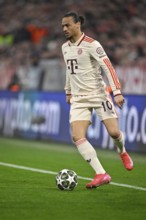 Leroy Sané FC Bayern Munich FCB (10) Action on the ball UEFA Champions League Allianz Arena,