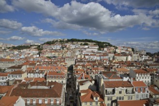 View over the historic Alfama district towards Castelo de Sao Jorge Castle, Lissabon, Portugal,