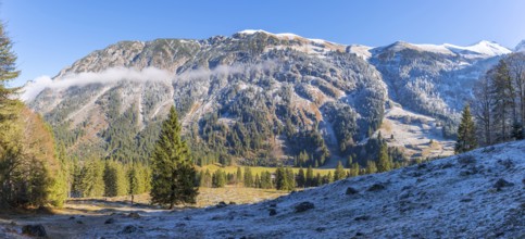 Stillachtal, behind it the Himmelschrofenzug, Allgaeu Alps, Allgaeu, Bavaria, Germany, Europe