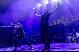 Sondaschule, Ska Punk Rock Band, Germany, Costa Cannabis (Tim Kleinrensing), Singer, concert, 12.02