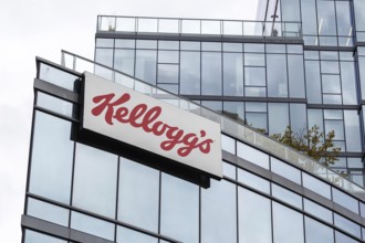 Kellogg's logo on the office of the cornflakes company in Chicago, USA, North America
