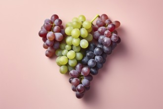 Green and red grapes forming heart shape. KI generiert, generiert AI generated