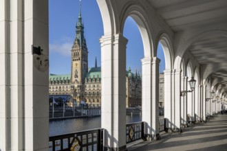 Alster Arcades with view of Hamburg City Hall, Hanseatic City of Hamburg, State of Hamburg,