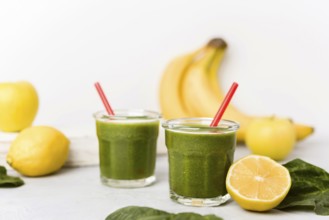 Banana spinach smoothies