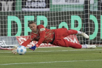 Football match, captain and goalkeeper Manuel NEUER FC Bayern Munich in front of the match during
