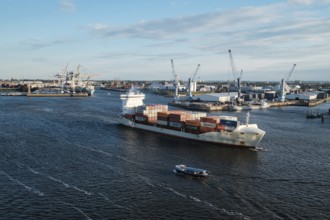 Panorama of Hamburg harbour, Hanseatic City of Hamburg, Germany, Europe