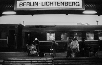 Germany, Berlin, 8 November 1990, trains from the Soviet Union arrive at Lichtenberg station,