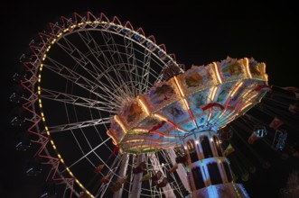 Night shot, Ferris wheel, Europa Rad, chain carousel, Cannstatter Wellenflug, rides, movement,