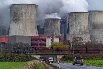 Goods train with brewery coal on its way to the lignite-fired power station, RWE Power AG