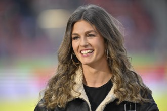 SKY presenter Mara Mones Portrait smiles Voith-Arena, Heidenheim, Baden-Württemberg, Germany,