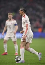 Leroy Sané FC Bayern Munich FCB (10) Action on the ball Joshua Kimmich FC Bayern Munich FCB (06)