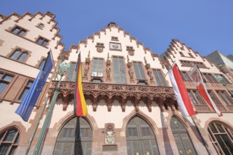 Römer with German national flag, state flag, EU flag, Hessian flag, state flag, Römer, Old Town,