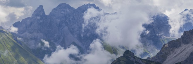 Panorama from the Fellhorn, 2038m, to the cloudy Allgäu main ridge, Allgäu, Allgäu Alps, Bavaria,