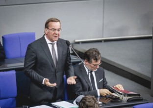 Boris Pistorius, Federal Minister of Defence, during government questioning in the Bundestag in