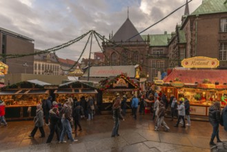 Christmas market at the historic town hall of the Hanseatic city of Bremen, market square in the