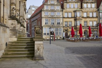 Entrance to the Schütting, the Chamber of Industry and Commerce for Bremen and Bremerhaven and